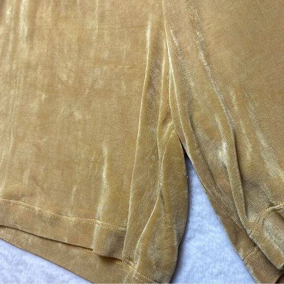 BCBG Paris Knits Vintage Gold Tone Shimmering Pull On Shorts - Picture 4 of 8